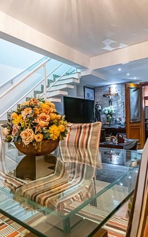 Casa à venda com 968m², 2 quartos e 1 vaga Casa à venda com 968m², 2 quartos e 1 vagaSala