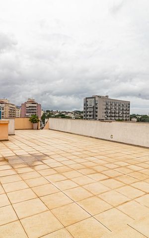 Casa à venda com 968m², 2 quartos e 1 vaga Casa à venda com 968m², 2 quartos e 1 vagaTerraço