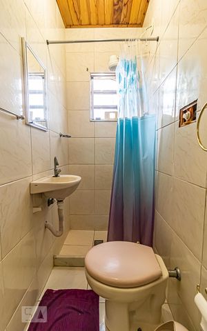 Casa à venda com 968m², 2 quartos e 1 vaga Casa à venda com 968m², 2 quartos e 1 vagaBanheiro de Serviço