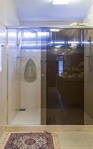 Casa à venda com 968m², 2 quartos e 1 vaga Casa à venda com 968m², 2 quartos e 1 vagaBanheiro Social