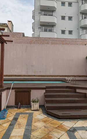Casa à venda com 340m², 4 quartos e 4 vagas Casa à venda com 340m², 4 quartos e 4 vagasVista do Quarto 5