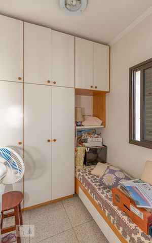 Apartamento à venda com 276m², 3 quartos e 4 vagas Apartamento à venda com 276m², 3 quartos e 4 vagasQuarto de Serviço