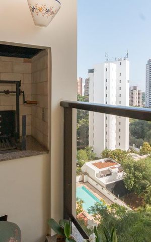 Apartamento à venda com 276m², 3 quartos e 4 vagas Apartamento à venda com 276m², 3 quartos e 4 vagasVaranda da Copa
