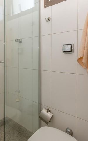 Apartamento à venda com 276m², 3 quartos e 4 vagas Apartamento à venda com 276m², 3 quartos e 4 vagasBanheiro de Serviço