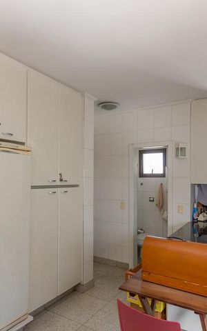 Apartamento à venda com 276m², 3 quartos e 4 vagas Apartamento à venda com 276m², 3 quartos e 4 vagasÁrea de Serviço
