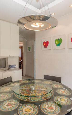 Apartamento à venda com 276m², 3 quartos e 4 vagas Apartamento à venda com 276m², 3 quartos e 4 vagasCopa