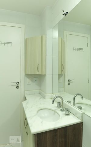 Apartamento à venda com 71m², 3 quartos e 1 vaga Apartamento à venda com 71m², 3 quartos e 1 vagaBanheiro