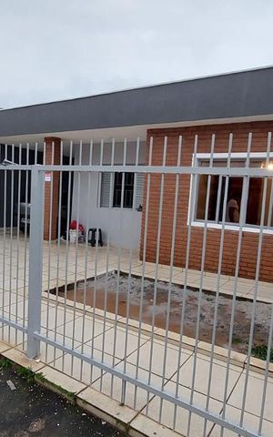 Casa à venda com 250m², 3 quartos e 2 vagas Casa à venda com 250m², 3 quartos e 2 vagasPlaquinha