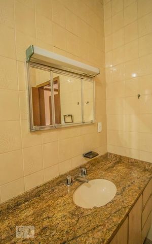 Casa à venda com 450m², 3 quartos e 6 vagas Casa à venda com 450m², 3 quartos e 6 vagasBanheiro