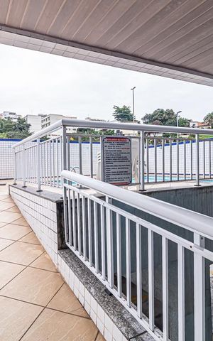 Apartamento à venda com 127m², 3 quartos e 2 vagas Apartamento à venda com 127m², 3 quartos e 2 vagasÁrea comum - Piscina