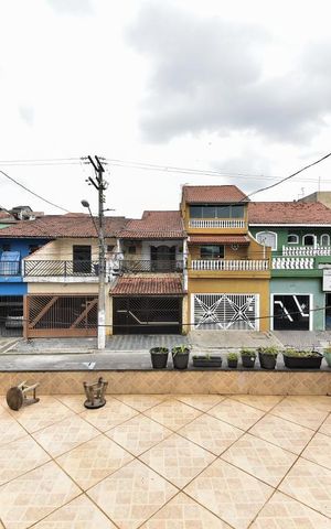 Casa à venda com 250m², 4 quartos e 2 vagas Casa à venda com 250m², 4 quartos e 2 vagasVaranda da Suíte