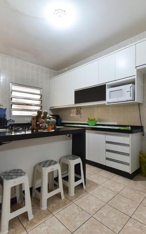 Casa à venda com 250m², 4 quartos e 2 vagas Casa à venda com 250m², 4 quartos e 2 vagasCozinha
