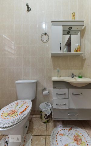 Casa à venda com 250m², 4 quartos e 2 vagas Casa à venda com 250m², 4 quartos e 2 vagasBanheiro Social 1
