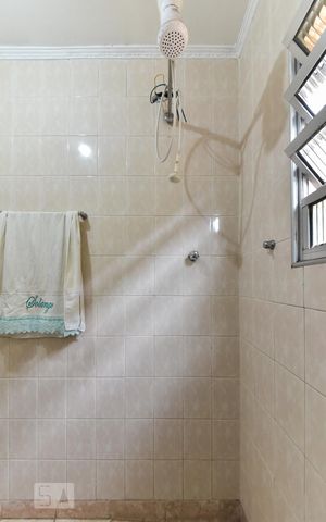 Casa à venda com 250m², 4 quartos e 2 vagas Casa à venda com 250m², 4 quartos e 2 vagasBanheiro Social 1