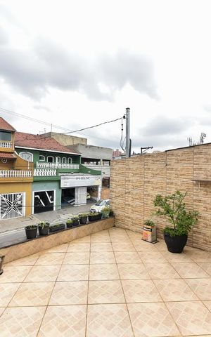 Casa à venda com 250m², 4 quartos e 2 vagas Casa à venda com 250m², 4 quartos e 2 vagasVaranda da Suíte