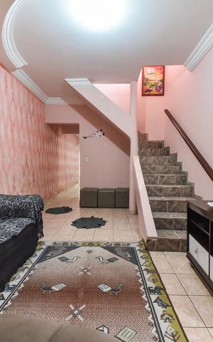 Casa à venda com 250m², 4 quartos e 2 vagas Casa à venda com 250m², 4 quartos e 2 vagasSala