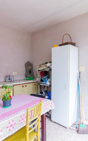 Casa à venda com 200m², 4 quartos e 1 vaga Casa à venda com 200m², 4 quartos e 1 vagaÁrea de Serviço Casa 2