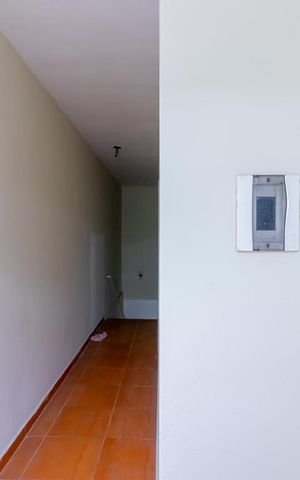 Casa à venda com 200m², 4 quartos e 1 vaga Casa à venda com 200m², 4 quartos e 1 vagaCorredor Casa 1