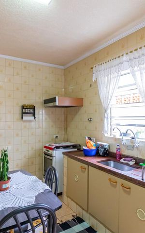 Casa à venda com 200m², 4 quartos e 1 vaga Casa à venda com 200m², 4 quartos e 1 vagaCozinha Casa 2