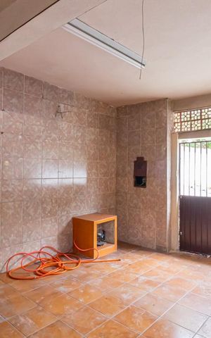 Casa à venda com 200m², 4 quartos e 1 vaga Casa à venda com 200m², 4 quartos e 1 vagaGaragem