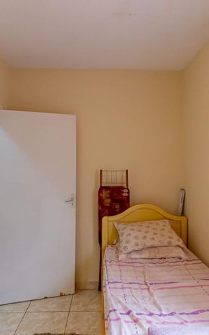 Casa à venda com 200m², 4 quartos e 1 vaga Casa à venda com 200m², 4 quartos e 1 vagaQuarto 1 Casa 2