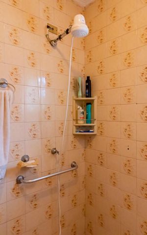 Casa à venda com 200m², 4 quartos e 1 vaga Casa à venda com 200m², 4 quartos e 1 vagaBanheiro Casa 2