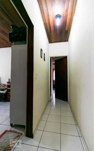 Casa à venda com 181m², 3 quartos e 2 vagasCorredor