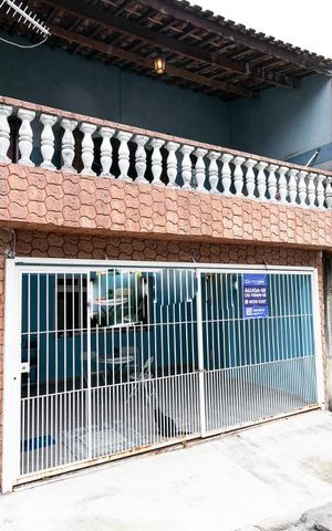 Casa à venda com 181m², 3 quartos e 2 vagasFachada