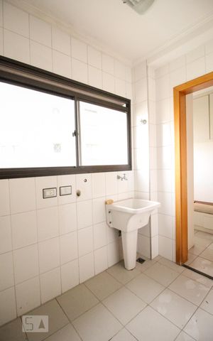 Apartamento à venda com 80m², 3 quartos e 2 vagas Apartamento à venda com 80m², 3 quartos e 2 vagasÁrea de Serviço