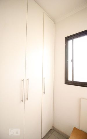 Apartamento à venda com 80m², 3 quartos e 2 vagas Apartamento à venda com 80m², 3 quartos e 2 vagasQuarto de Serviço