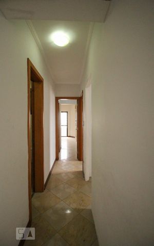 Apartamento à venda com 80m², 3 quartos e 2 vagas Apartamento à venda com 80m², 3 quartos e 2 vagasCorredor