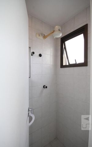 Apartamento para alugar com 82m², 3 quartos e 3 vagasBanheiro de Serviço