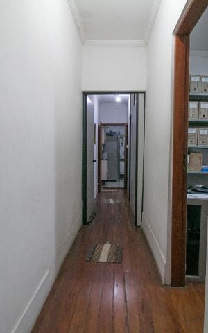 Casa à venda com 143m², 3 quartos e sem vaga Casa à venda com 143m², 3 quartos e sem vagaCorredor