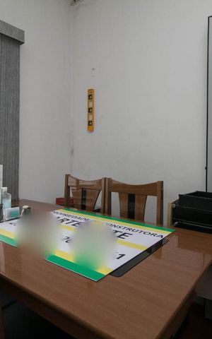 Casa à venda com 143m², 3 quartos e sem vaga Casa à venda com 143m², 3 quartos e sem vagaSala