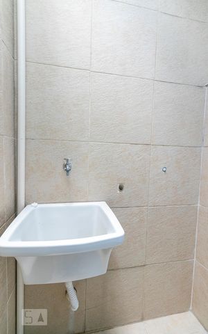 Casa para alugar com 38m², 1 quarto e 1 vagaÁrea de Serviço