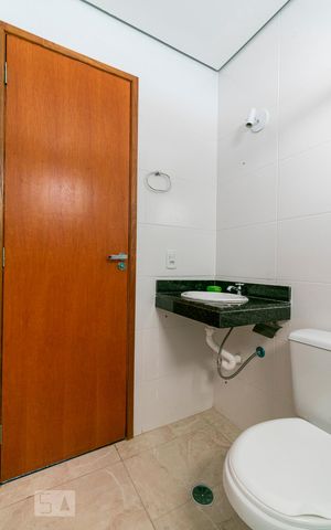 Casa para alugar com 38m², 1 quarto e 1 vagaBanheiro