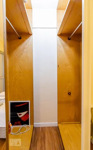 Apartamento à venda com 95m², 3 quartos e 1 vaga Apartamento à venda com 95m², 3 quartos e 1 vagaCloset da Suíte