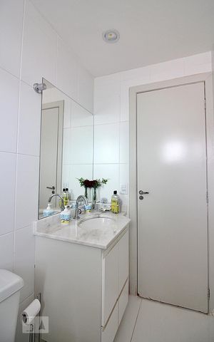 Apartamento à venda com 60m², 2 quartos e 2 vagasBanheiro 