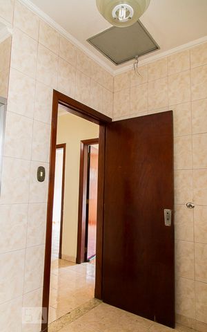 Casa à venda com 300m², 5 quartos e 4 vagasBanheiro dos quartos 1 e 2