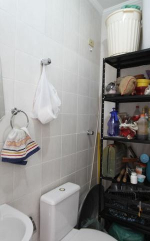 Casa de condomínio à venda com 237m², 3 quartos e 3 vagasBanheiro de Serviço