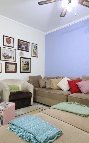 Casa de condomínio à venda com 237m², 3 quartos e 3 vagasSala