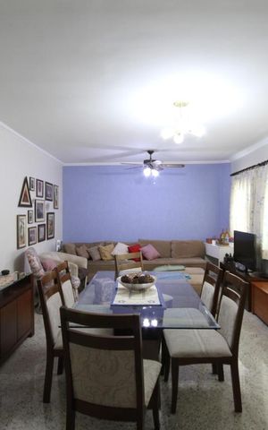 Casa de condomínio à venda com 237m², 3 quartos e 3 vagasSala