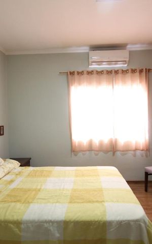 Casa de condomínio à venda com 237m², 3 quartos e 3 vagasSuíte 1