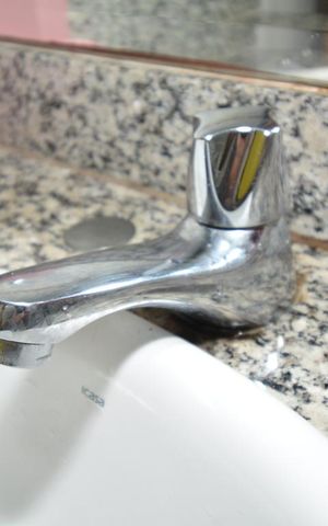 Apartamento à venda com 97m², 3 quartos e 1 vagaBanheiro Social = Torneira