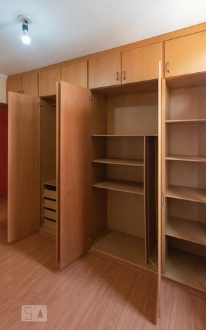 Apartamento para alugar com 55m², 2 quartos e 1 vagaQuarto 1 - Armários