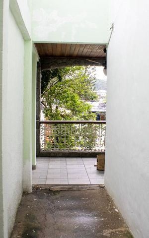 Casa à venda com 473m², 5 quartos e 6 vagas Casa à venda com 473m², 5 quartos e 6 vagasVista do quarto 5