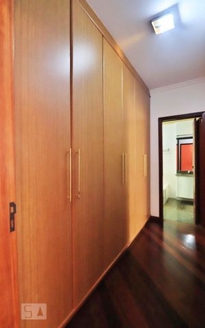 Apartamento à venda com 150m², 3 quartos e 3 vagasCloset da suíte