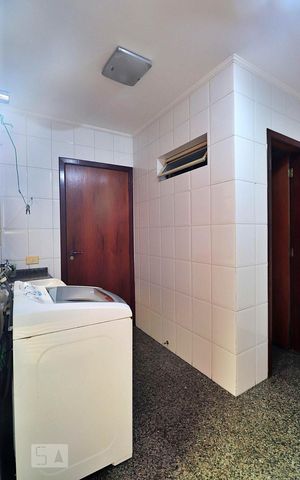 Apartamento à venda com 150m², 3 quartos e 3 vagasLavanderia