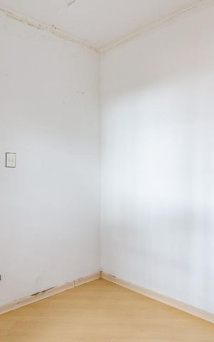 Casa à venda com 274m², 4 quartos e 3 vagas Casa à venda com 274m², 4 quartos e 3 vagasQuarto 3