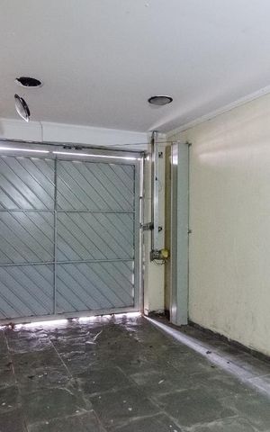 Casa à venda com 274m², 4 quartos e 3 vagas Casa à venda com 274m², 4 quartos e 3 vagasGaragem 2